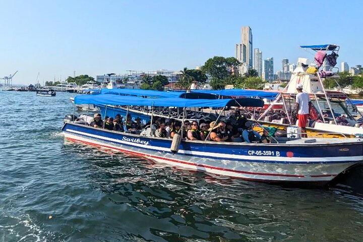 Cartagena's Rosario Islands 5-Site Boat Tour with Lunch & Snorkel