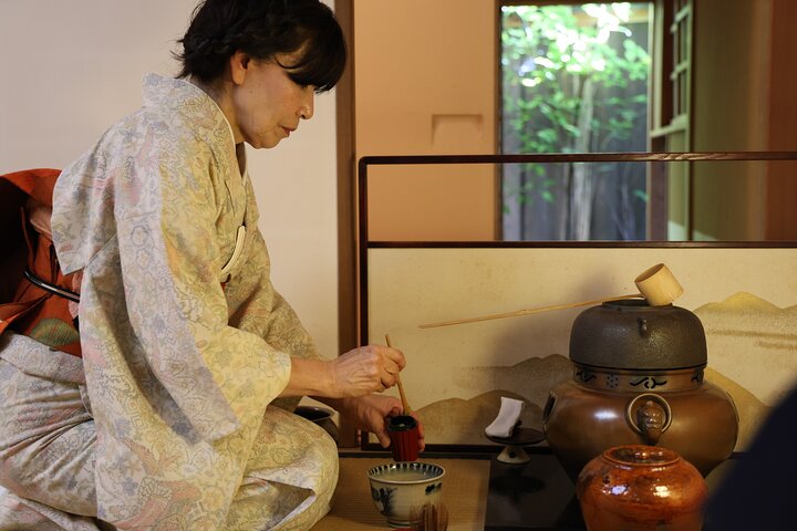 Traditional Japanese Tea Ceremony at Master's Private Tea Room
