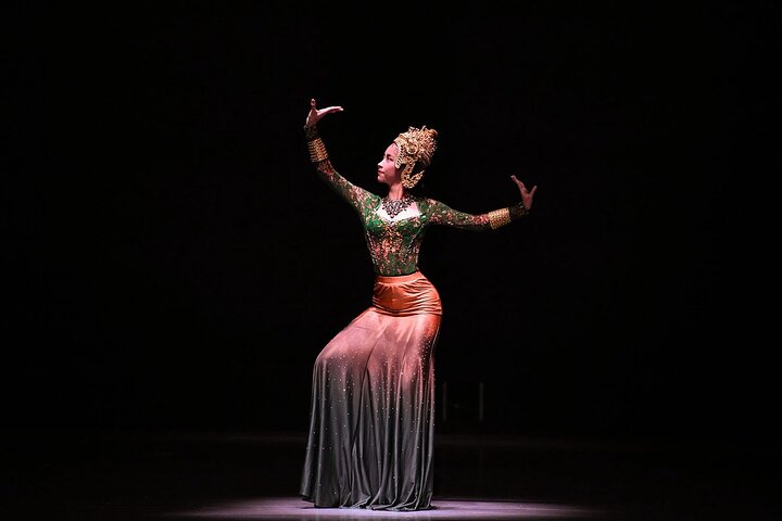 Luang Praban Buddha's Light Stage Show Ticket