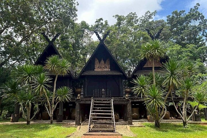 Customizable Private Day Tour of Chiang Rai Highlights
