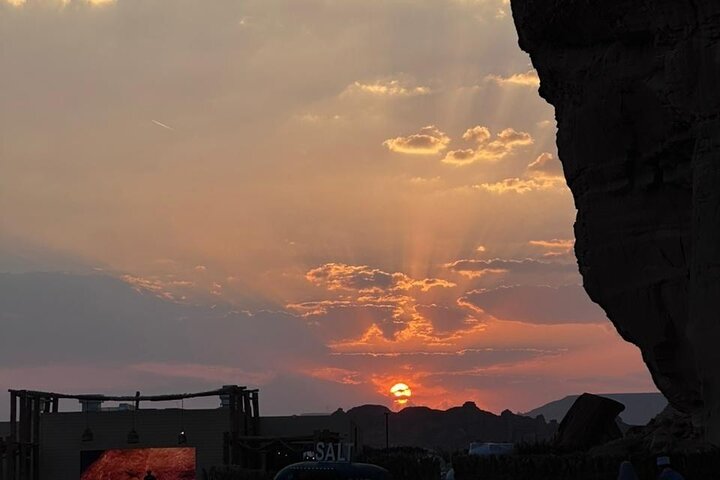 AlUla wonders: Hegra , Elephant rock , Old town , harrat