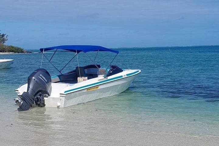 5 Island Speed Boat Tour in Mauritius with Pick up and Drop off
