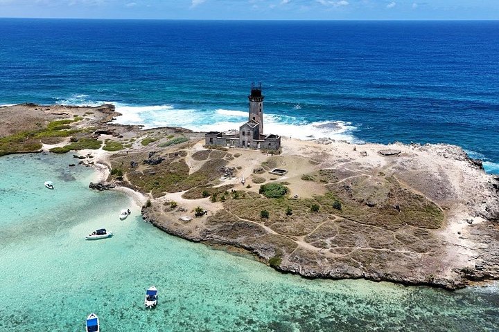 5 Island Speed Boat Tour in Mauritius with Pick up and Drop off