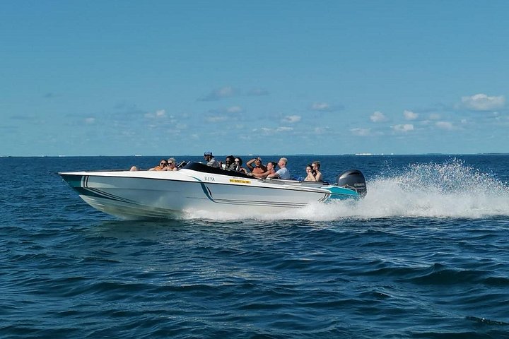 5 Island Speed Boat Tour in Mauritius with Pick up and Drop off