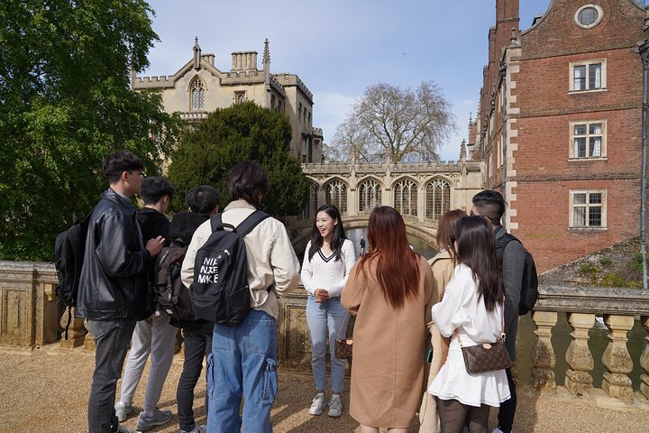 Cambridge Walking and Punting Shared Combined Tour