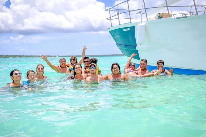 Sand-Bar Punta Cana Party Boat unlimited drinks, snorkeling Vibes