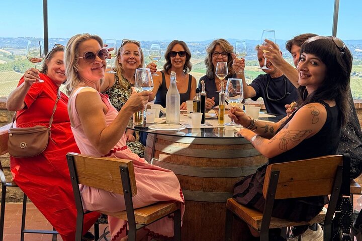 Family-Friendly Tuscany Day Tour for Wine Lovers and Non-Drinkers