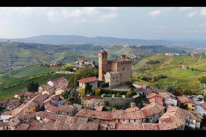 Taste Barolo and Barbaresco with a Sommelier. Piemonte Wine Tour