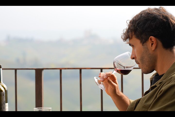 Taste Barolo and Barbaresco with a Sommelier. Piemonte Wine Tour