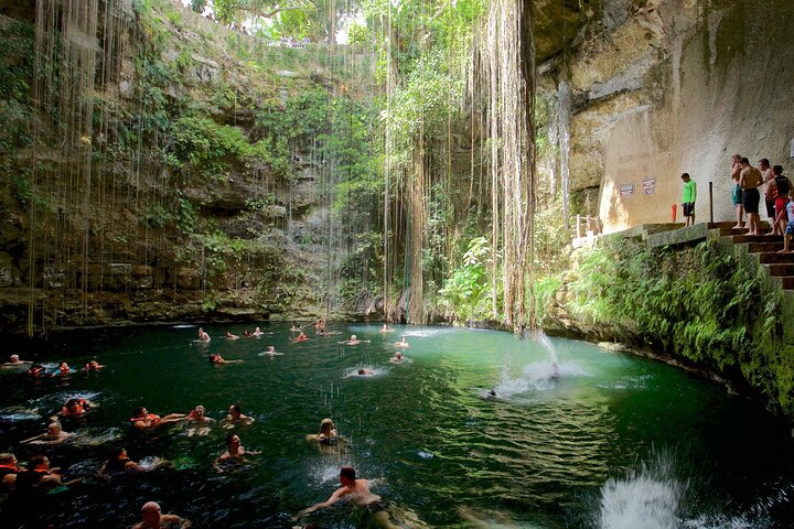 Chichén Itzá, Valladolid and 2 cenotes Ik kil and suytun