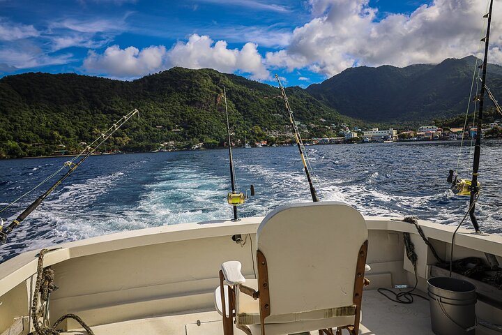 St. Lucia West Coast Boat Cruise with Snorkeling Between Pitons