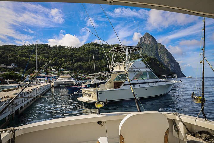 St. Lucia West Coast Boat Cruise with Snorkeling Between Pitons
