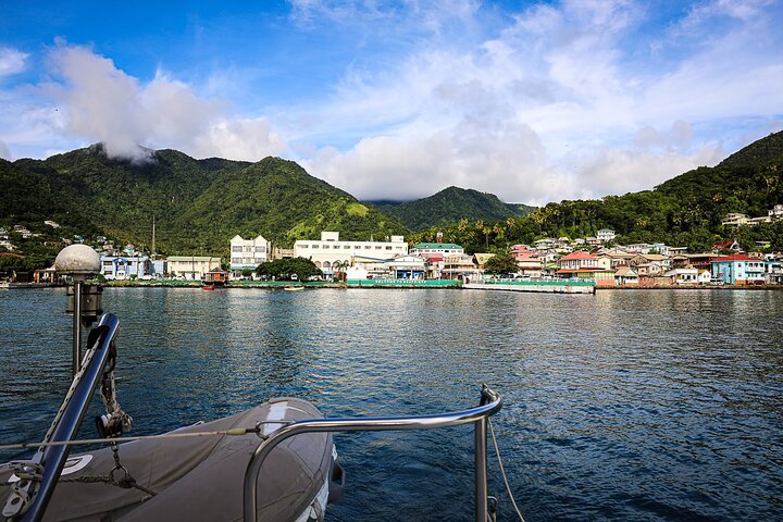 St. Lucia West Coast Boat Cruise with Snorkeling Between Pitons