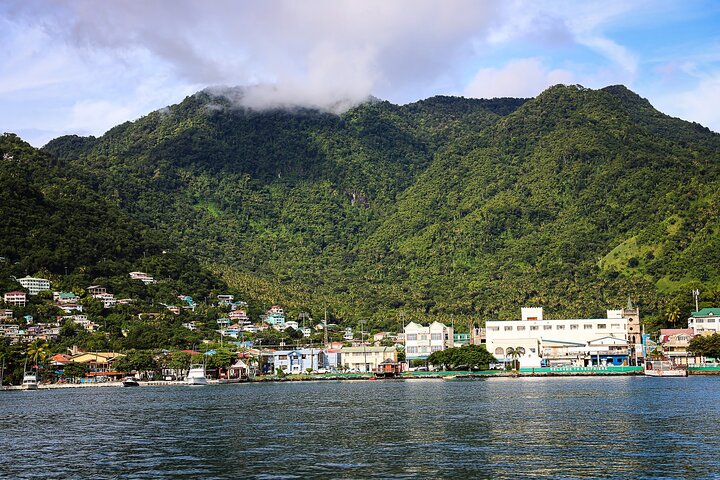 St. Lucia West Coast Boat Cruise with Snorkeling Between Pitons