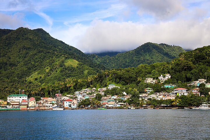 St. Lucia West Coast Boat Cruise with Snorkeling Between Pitons