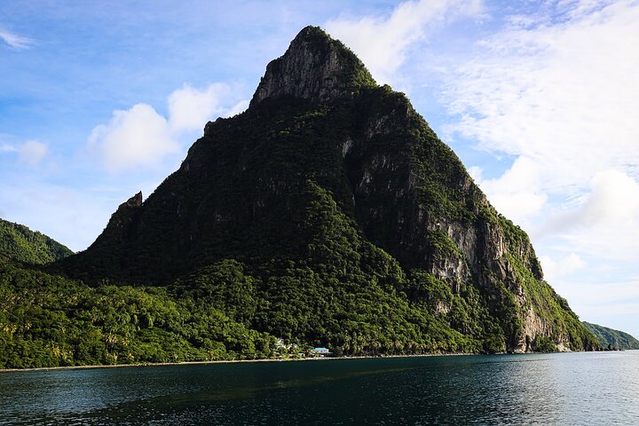 St. Lucia West Coast Boat Cruise with Snorkeling Between Pitons