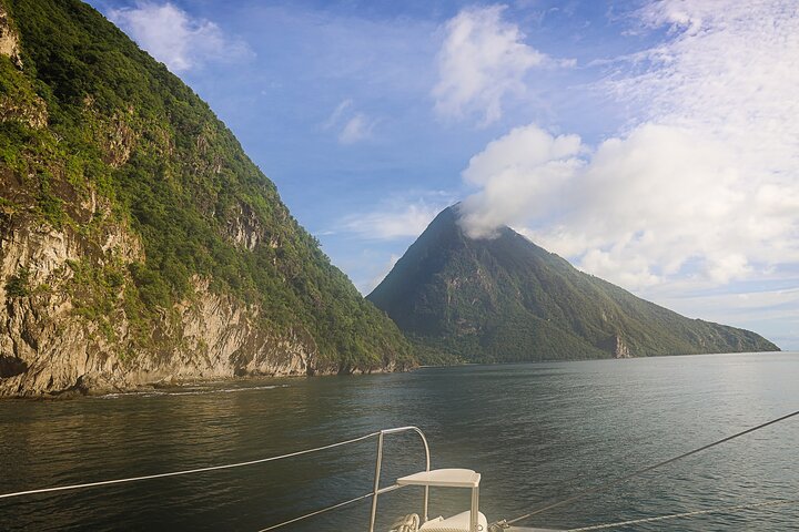 St. Lucia West Coast Boat Cruise with Snorkeling Between Pitons