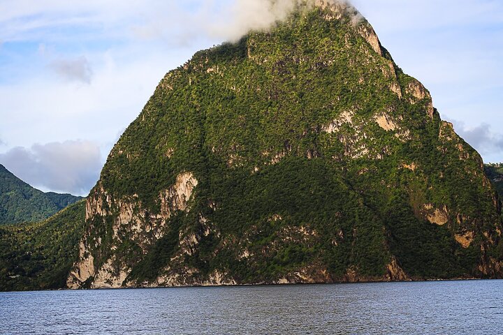St. Lucia West Coast Boat Cruise with Snorkeling Between Pitons