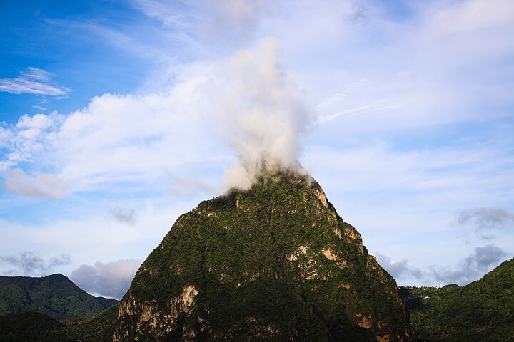 St. Lucia West Coast Boat Cruise with Snorkeling Between Pitons