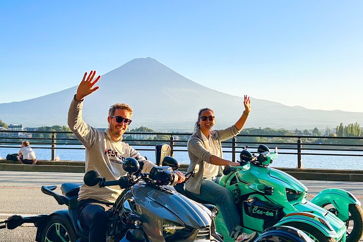 Mt. Fuji Scenic Trike Ride in Lake Kawaguchiko