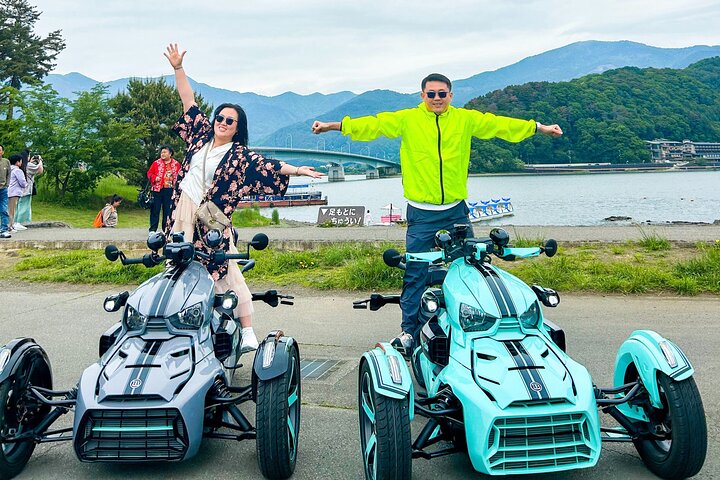 Mt. Fuji Scenic Trike Ride in Lake Kawaguchiko