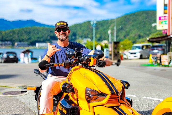 Mt. Fuji Scenic Trike Ride in Lake Kawaguchiko