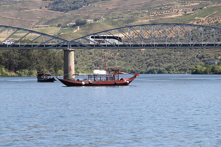 Lisbon to Douro Valley One Way Trip Up to 4 Stops