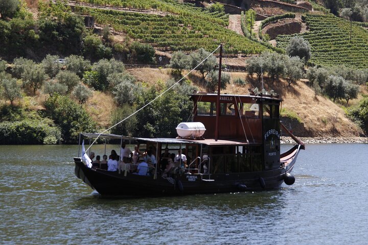 Lisbon to Douro Valley One Way Trip Up to 4 Stops
