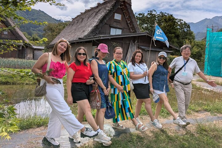 Shirakawago & Takayama Bus Tour from Nagoya w/Optional Lunch