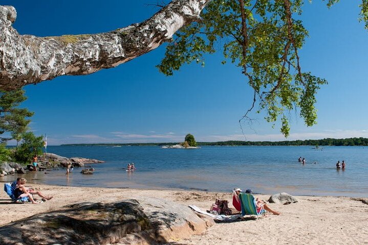 Private Day Trip from Gothenburg to Lake Vanern and Lacko Castle