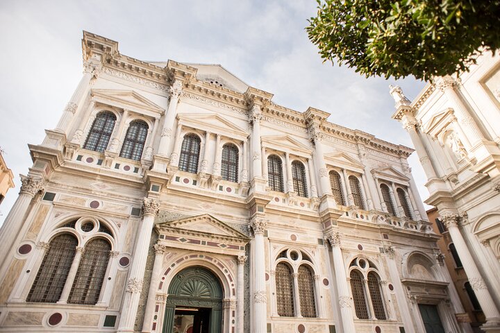 Venice Explorer Pass: Gondolas, Museums & Island Tours
