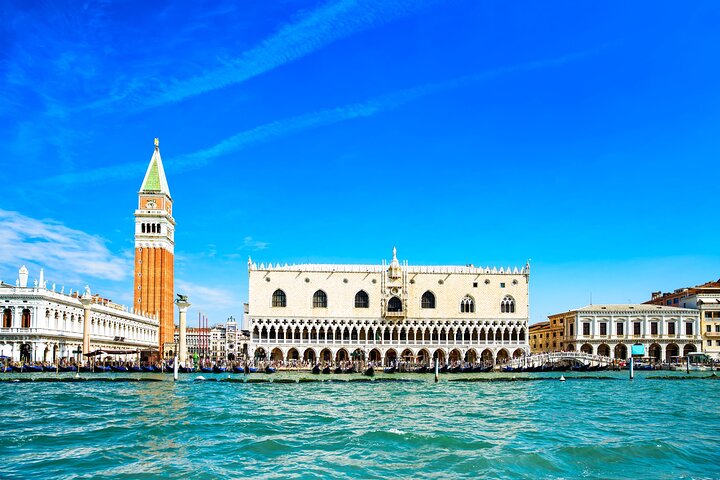Venice Explorer Pass: Gondolas, Museums & Island Tours