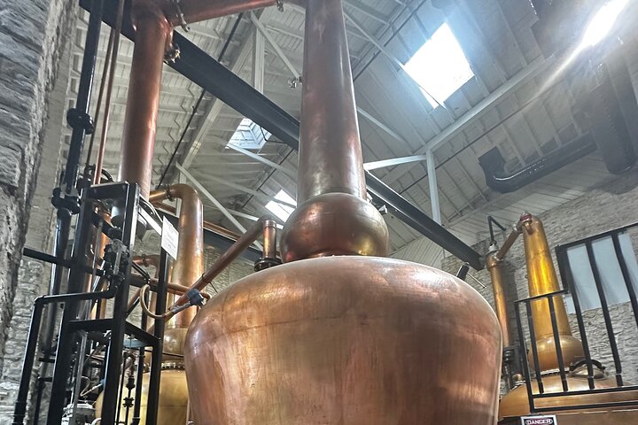 Kentucky Bourbon Experience: 3 Iconic Distilleries & Tastings