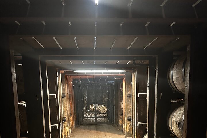 Kentucky Bourbon Experience: 3 Iconic Distilleries & Tastings