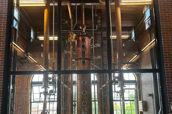 Kentucky Bourbon Experience: 3 Iconic Distilleries & Tastings