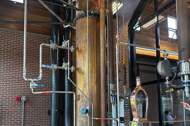 Kentucky Bourbon Experience: 3 Iconic Distilleries & Tastings