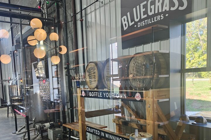Kentucky Bourbon Experience: 3 Iconic Distilleries & Tastings