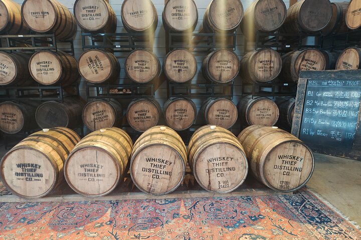 Kentucky Bourbon Experience: 3 Iconic Distilleries & Tastings