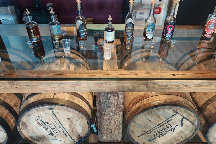 Kentucky Bourbon Experience: 3 Iconic Distilleries & Tastings