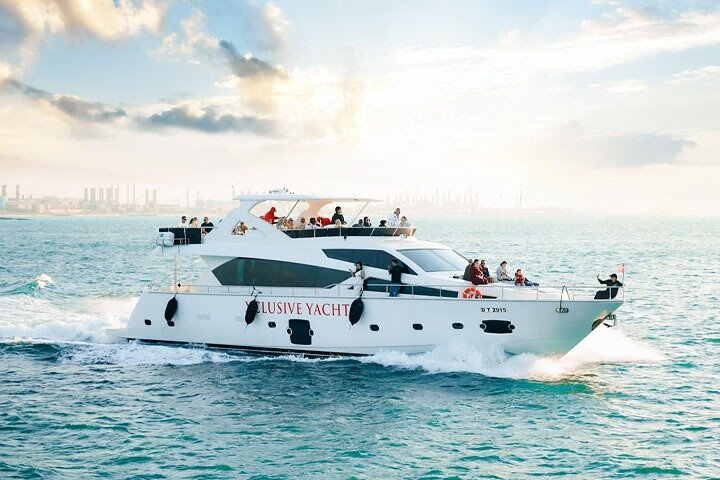 Dubai Marina Luxury Yacht Tour with Optional Breakfast or BBQ