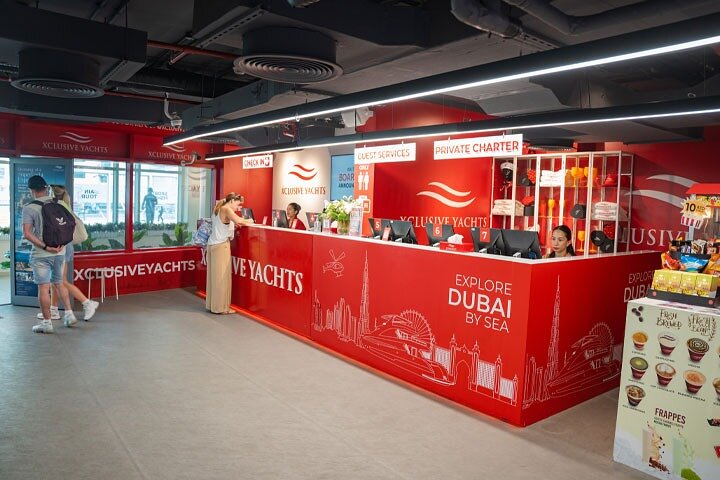 Dubai Marina Luxury Yacht Tour with Optional Breakfast or BBQ