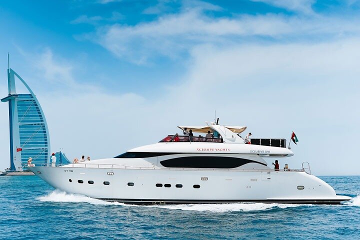 Dubai Marina Luxury Yacht Tour with Optional Breakfast or BBQ