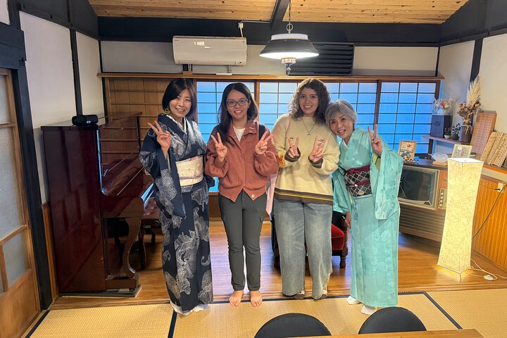 Kobe beef lunch with calligraphy and tea ceremony experiences
