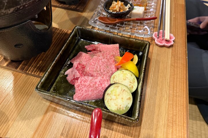 Kobe beef lunch with calligraphy and tea ceremony experiences