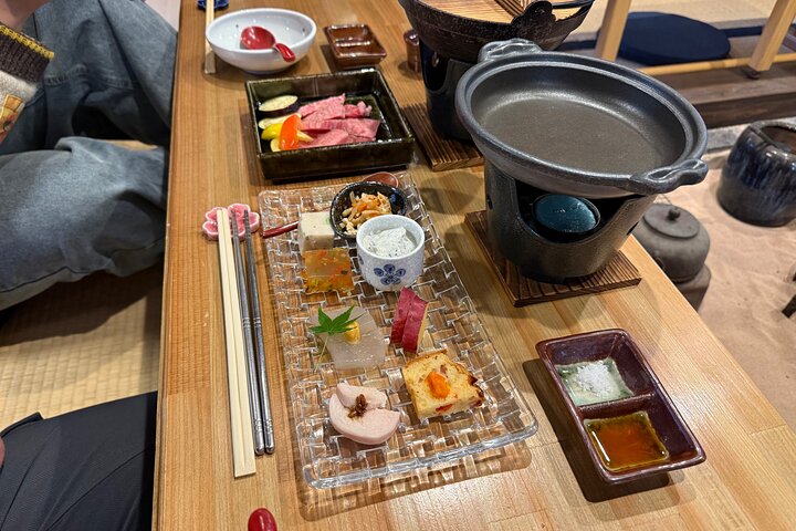 Kobe beef lunch with calligraphy and tea ceremony experiences