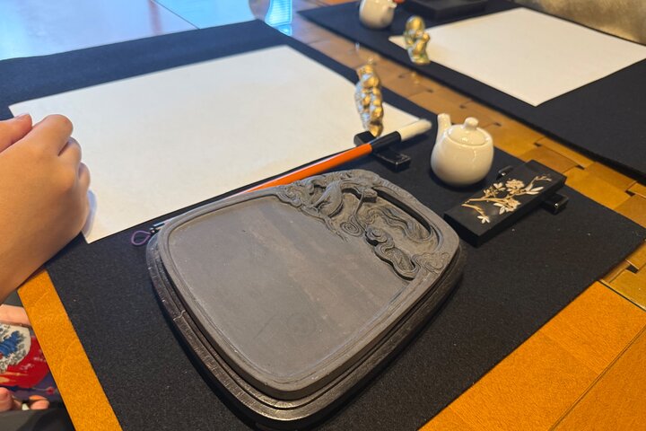 Kobe beef lunch with calligraphy and tea ceremony experiences
