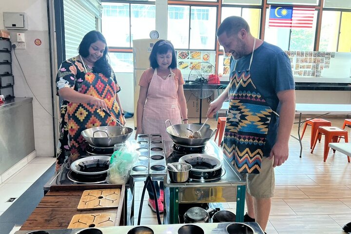 Penang Cooking Class:Dive into Malaysian Cuisine with PenangChiak