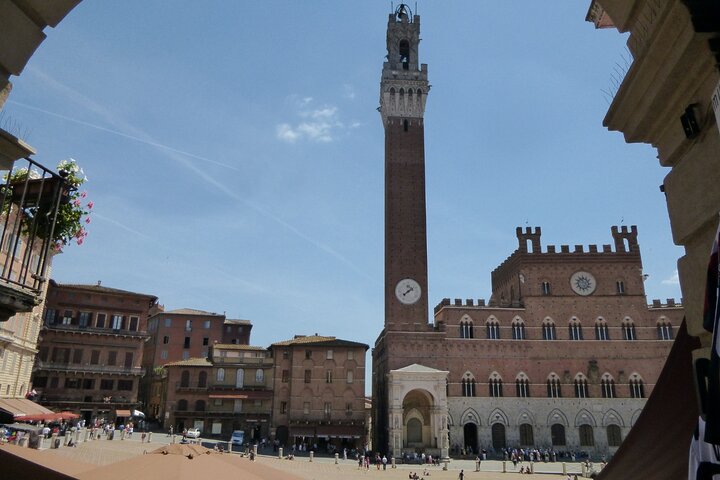 San Gimignano, Siena, Monteriggioni: Fully Escorted Tour, Lunch & Wine Tasting
