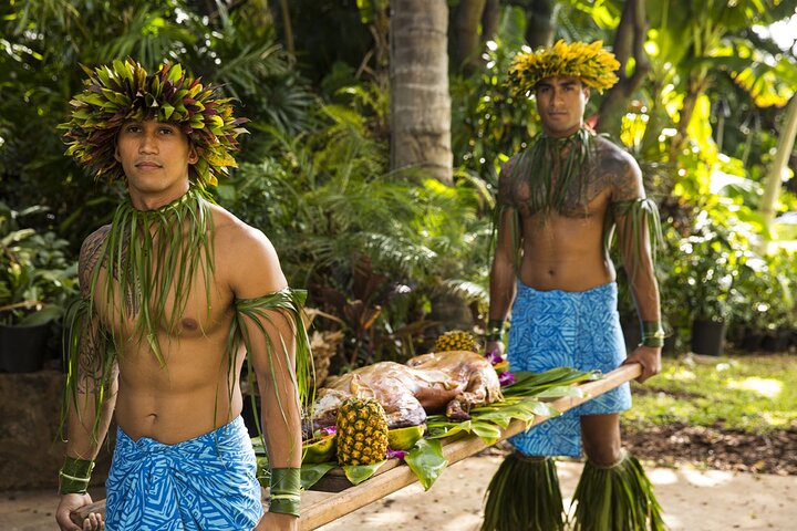 Waikiki Starlight Luau on The Great Lawn-Hilton Hawaiian Village