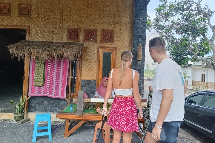 Benang Kelambu & Stokel Waterfalls and Handweaving Village Tour